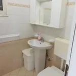 Curato Piano Terra A 20 Secondi Dalla Solaris Uno Ferienhaus *