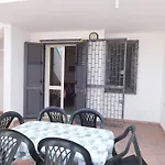 Curato Piano Terra A 20 Secondi Dalla Solaris Uno Ferienhaus *