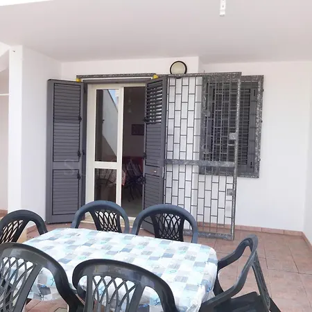 Curato Piano Terra A 20 Secondi Dalla Solaris Uno Holiday home *